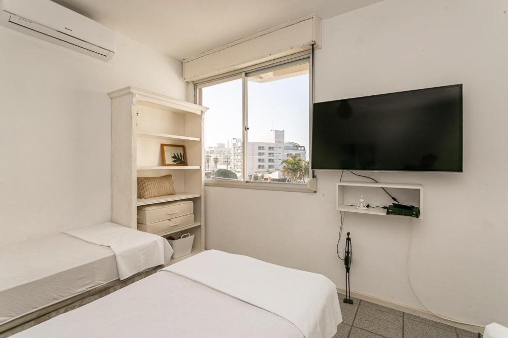 Apartamento 3 Quartos +2 Garagens+2 Banheiros A 40m Da Dos Ingleses/florianopolis