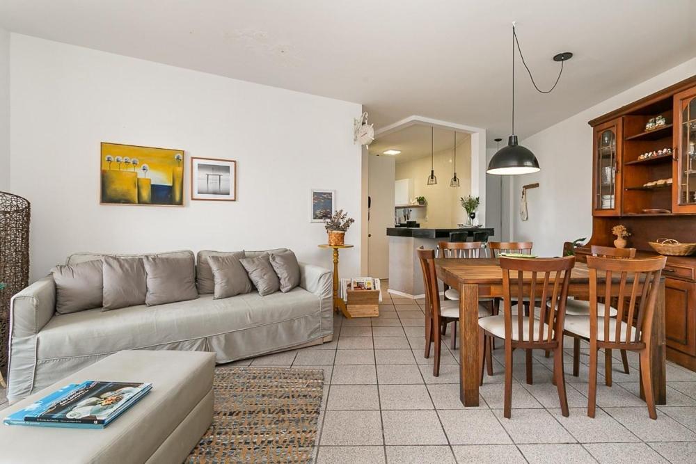 Apartamento 3 Quartos +2 Garagens+2 Banheiros A 40m Da Dos Ingleses/florianopolis Florianópolis